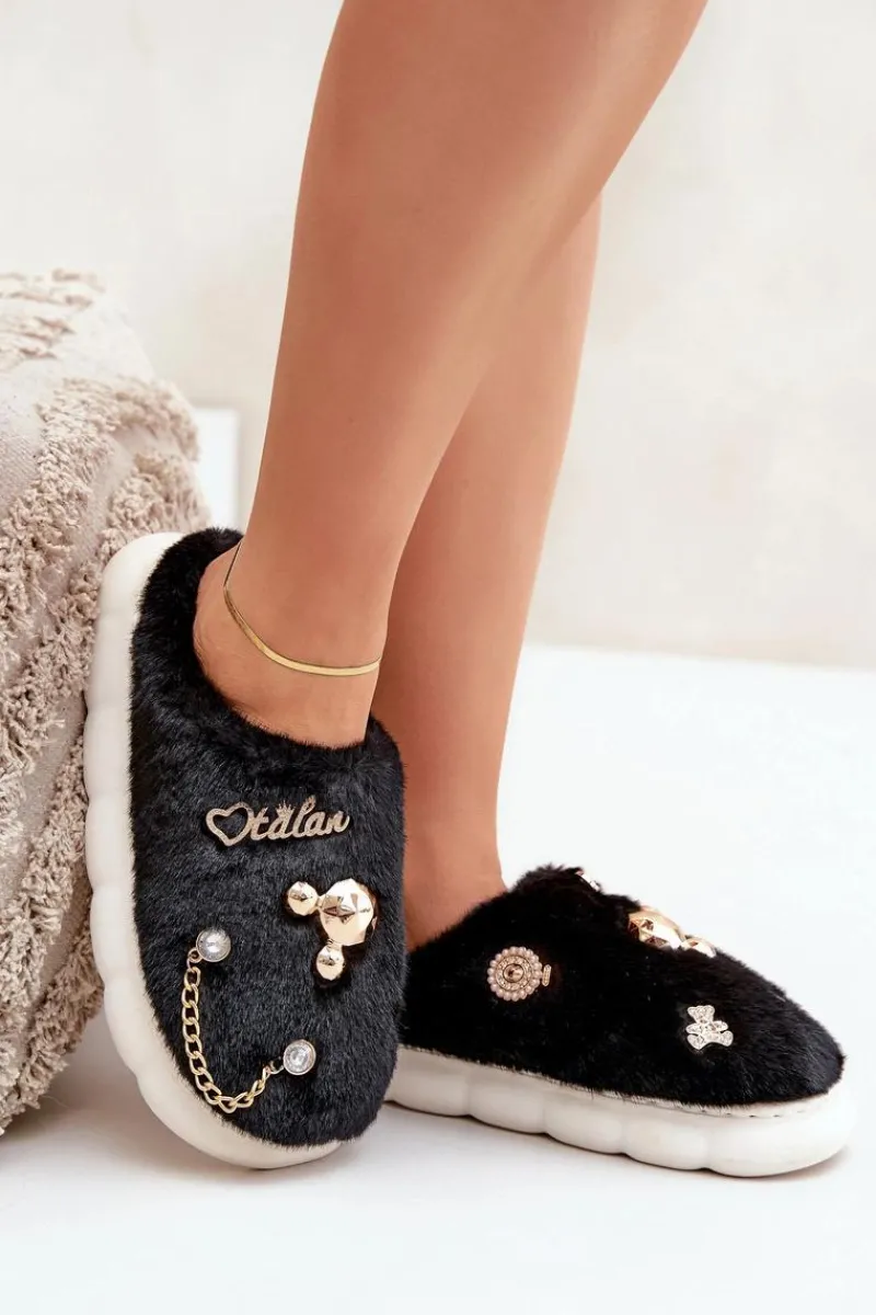 Best Boto Futrzane Kapcie Z Przypinkami Czarne Ivelfedi Czarny