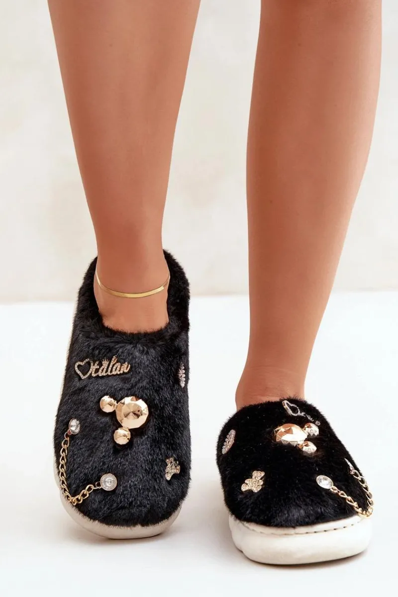 Best Boto Futrzane Kapcie Z Przypinkami Czarne Ivelfedi Czarny