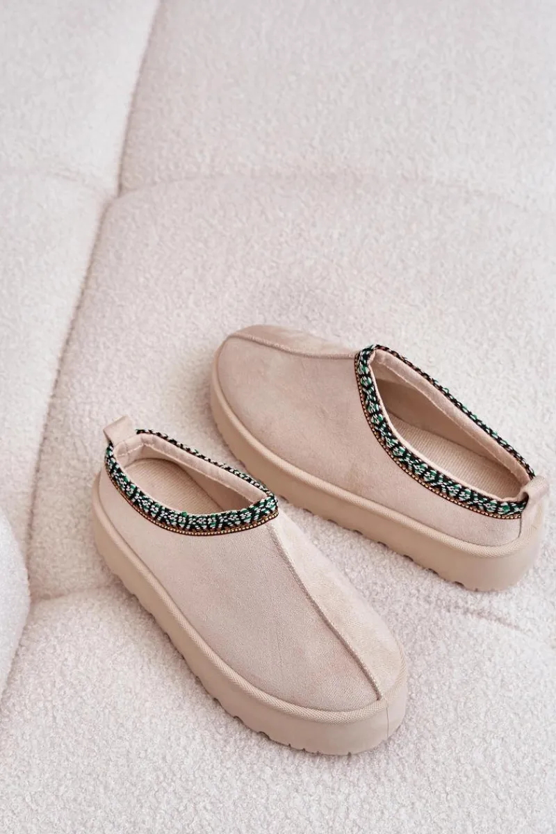 Outlet Boto Kapcie Damskie Na Platformie Z Haftem Jasnobeżowe Neroma