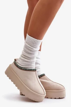 Outlet Boto Kapcie Damskie Na Platformie Z Haftem Jasnobeżowe Neroma