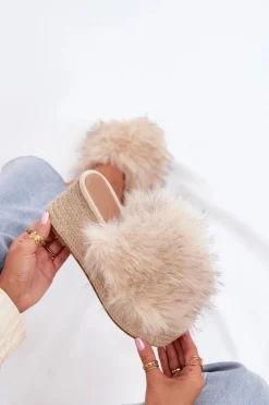 Klapki Z Futerkiem|Klapki Na Koturnie><noscript><img width=