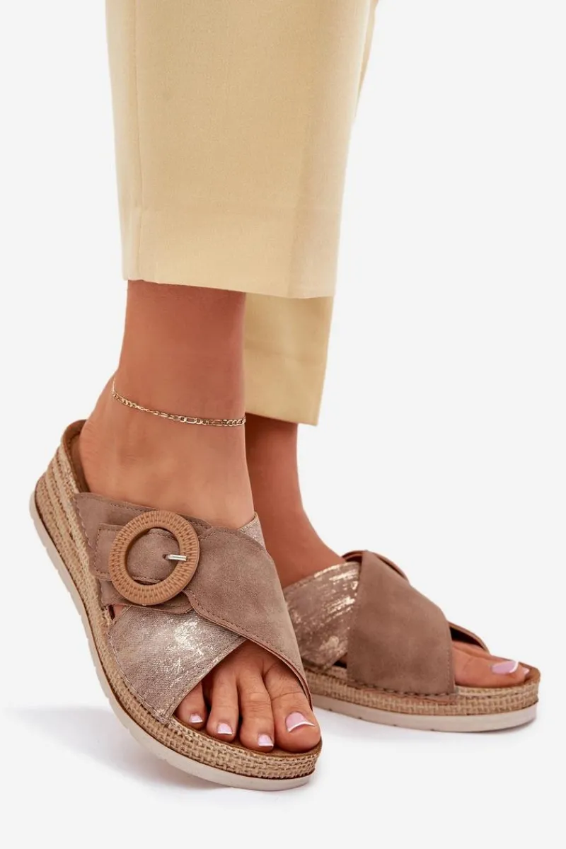 Hot INBLU Klapki Damskie Na Koturnie Z Ozdobną Klamrą RV000012 Brązowe Brązowy