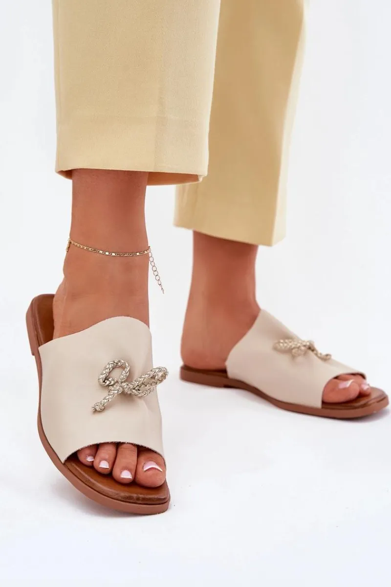 Best Klapki Damskie Na Płaskim Obcasie Z Ozdobnym Wiązaniem Beżowe Norela Damskie Klapki Damskie Klasyczne