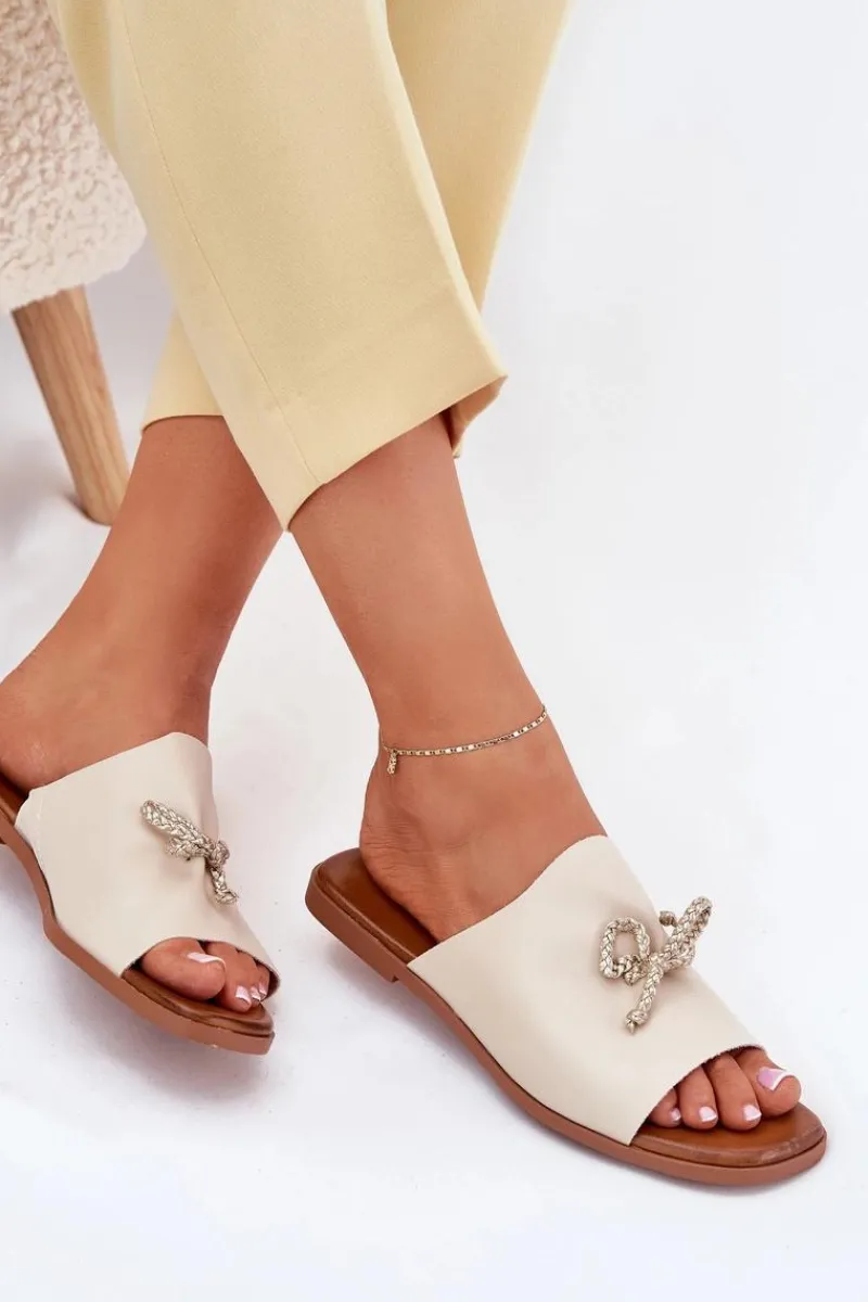 Best Klapki Damskie Na Płaskim Obcasie Z Ozdobnym Wiązaniem Beżowe Norela Damskie Klapki Damskie Klasyczne