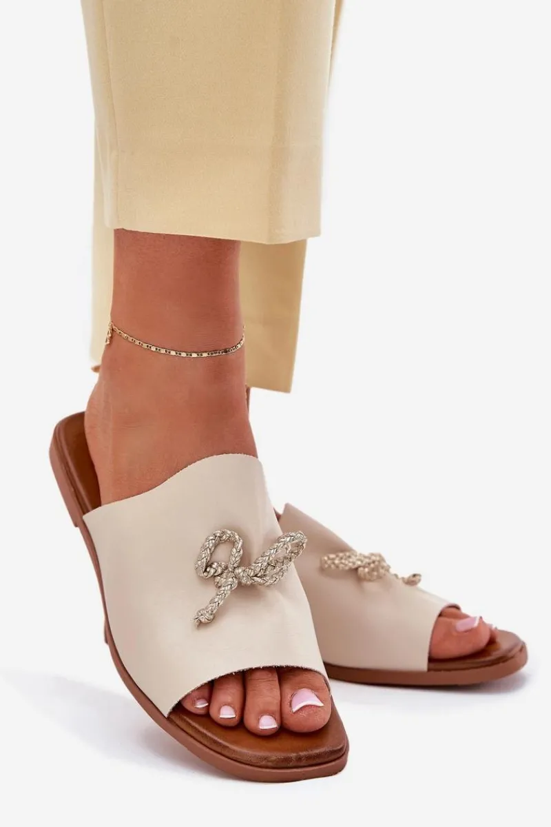 Best Klapki Damskie Na Płaskim Obcasie Z Ozdobnym Wiązaniem Beżowe Norela Damskie Klapki Damskie Klasyczne