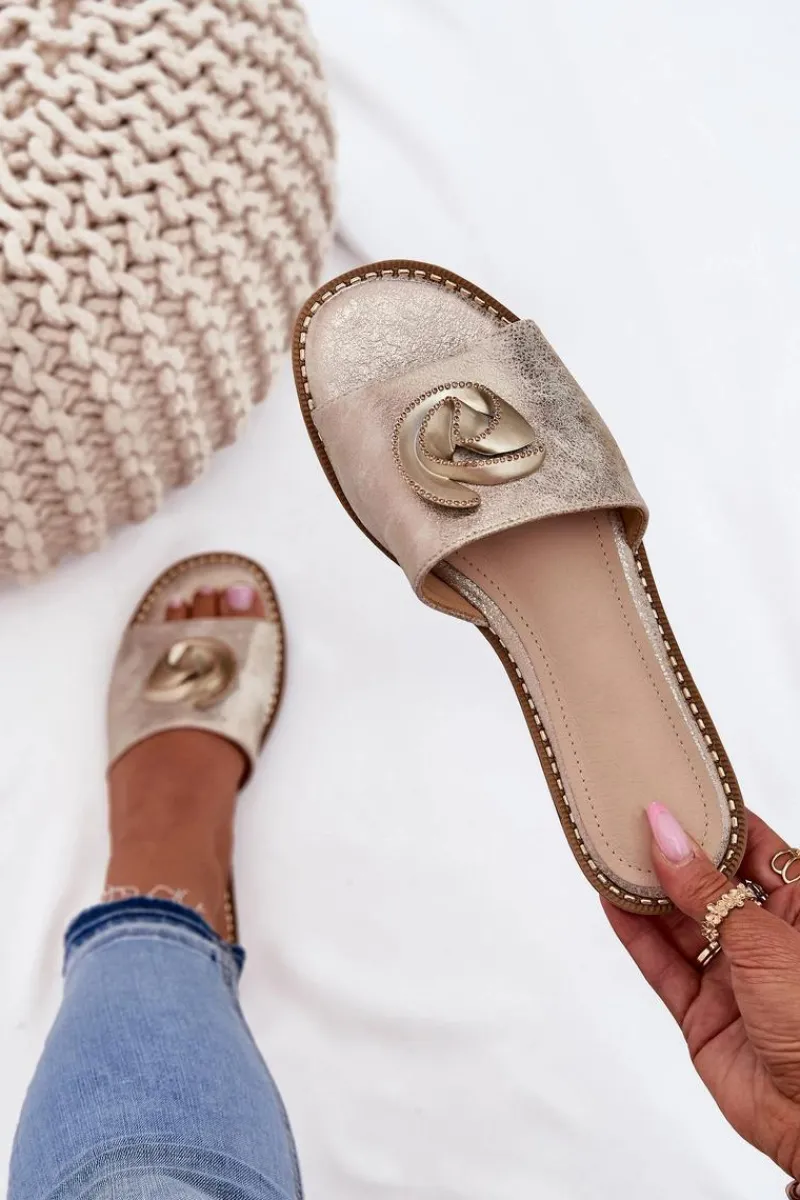 Klapki Damskie Klasyczne>Damskie buty S.Barski Klapki Damskie Na Płaskim Obcasie Z Ozdobnym Detalem KV51-007 Złote