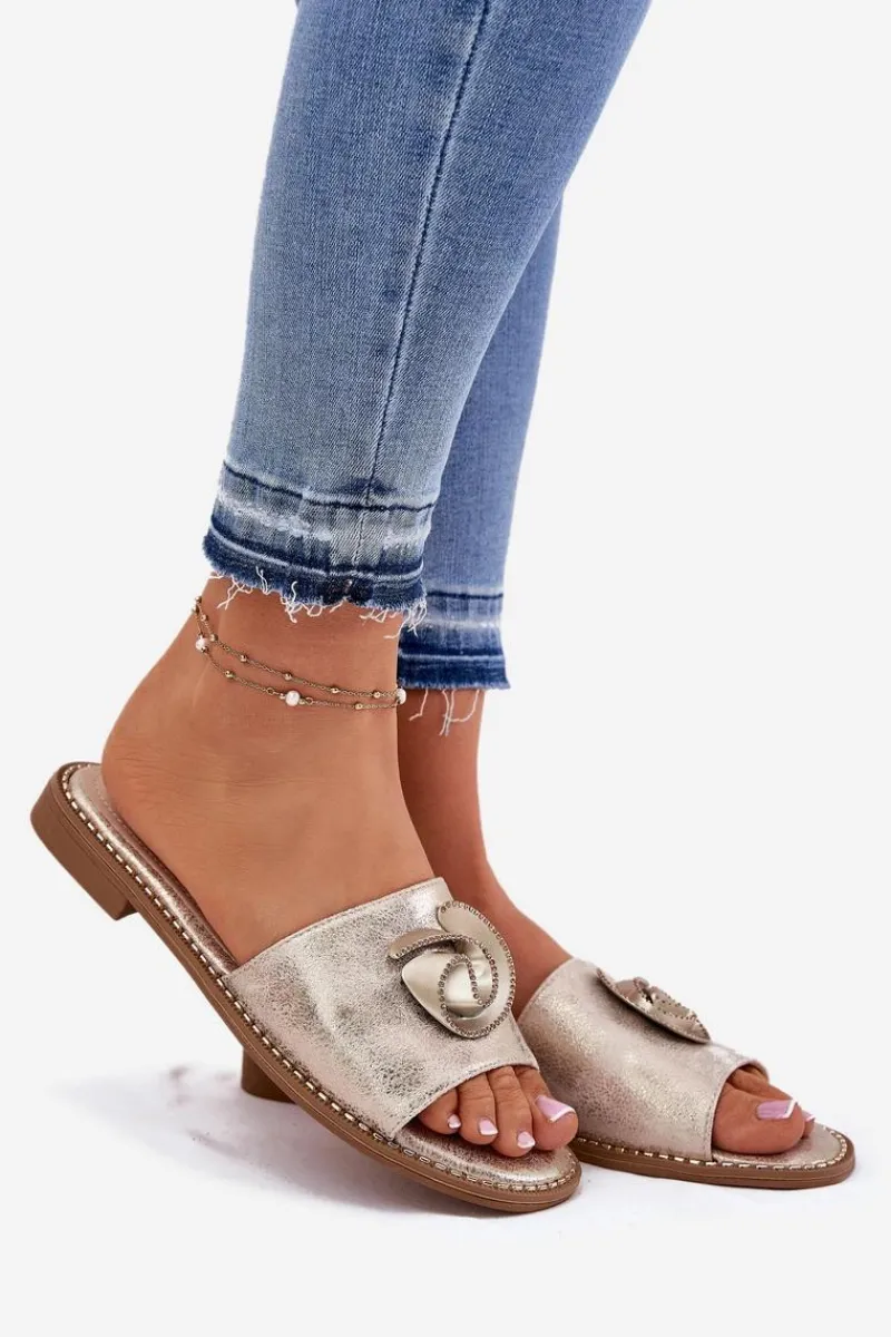 Klapki Damskie Klasyczne>Damskie buty S.Barski Klapki Damskie Na Płaskim Obcasie Z Ozdobnym Detalem KV51-007 Złote