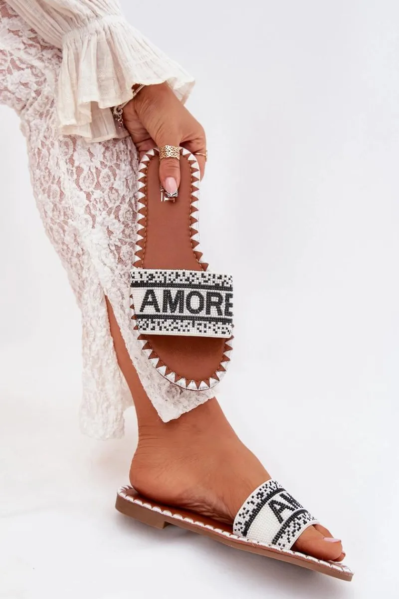 Best Klapki Damskie Na Płaskim Obcasie Ze Zdobieniem Amore Białe Avelina Damskie Klapki Damskie Klasyczne