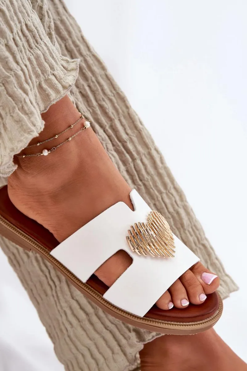 Klapki Damskie Klasyczne>Evento Klapki Damskie Na Płaskim Obcasie Ze Złotą Ozdobą Białe Karinma Biały