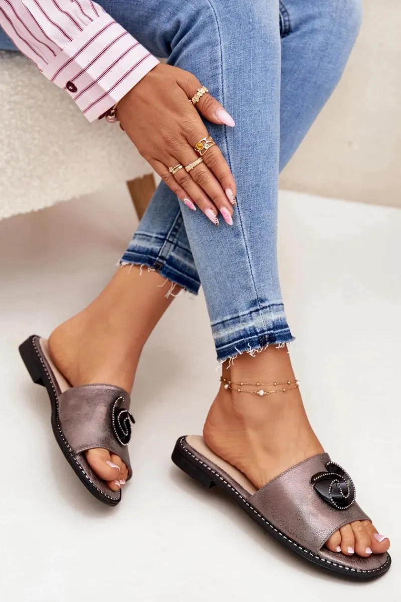 Clearance Klapki Damskie Na Płaskim Obcasie Z Ozdobnym Detalem KV51-007 Grafitowe Damskie Klapki Damskie Klasyczne