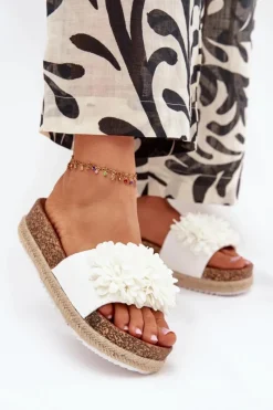 Klapki Na Platformie|Klapki Damskie Klasyczne>Boto Klapki Damskie Na Platformie Z Ozdobnymi Kwiatkami Białe Tessara Biały