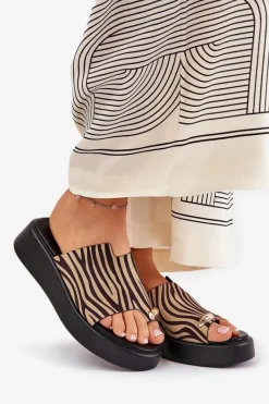 Outlet Boto Klapki Damskie Na Platformie I Niskim Koturnie Z Ozdobnym Detalem Zebra Czarno-Beżowe Saqesse