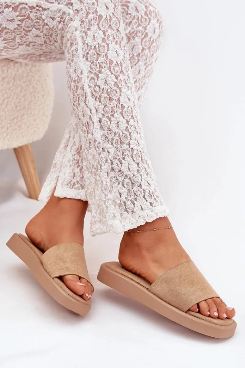 Online Klapki Damskie Na Platformie Z Eko Zamszu Ciemnobeżowe Jorina Damskie Klapki Na Platformie|Klapki Damskie Klasyczne