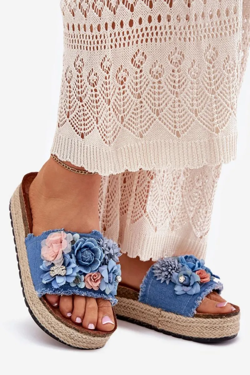 Online Klapki Damskie Na Platformie Z Plecionką I Kwiatkami Niebieskie Chellia Damskie Klapki Na Platformie|Klapki Damskie Klasyczne