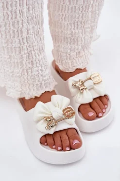 Hot Boto Klapki Damskie Piankowe Na Platformie Z Kokardką I Broszką Białe Marlize