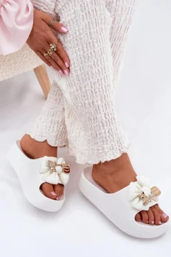 Hot Boto Klapki Damskie Piankowe Na Platformie Z Kokardką I Broszką Białe Marlize