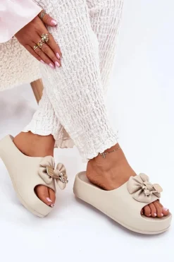 New Klapki Damskie Piankowe Na Platformie Z Kokardką I Broszką Ciemnobeżowe Marlize Damskie Klapki Basenowe|Klapki Na Platformie