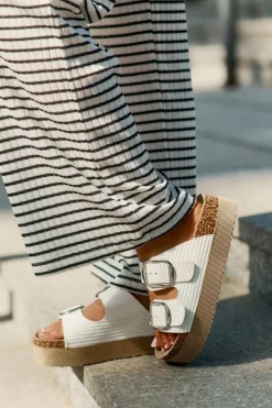 Lee Cooper Klapki Damskie Platformie Z Klamrami LCW-25-35-3496L Białe