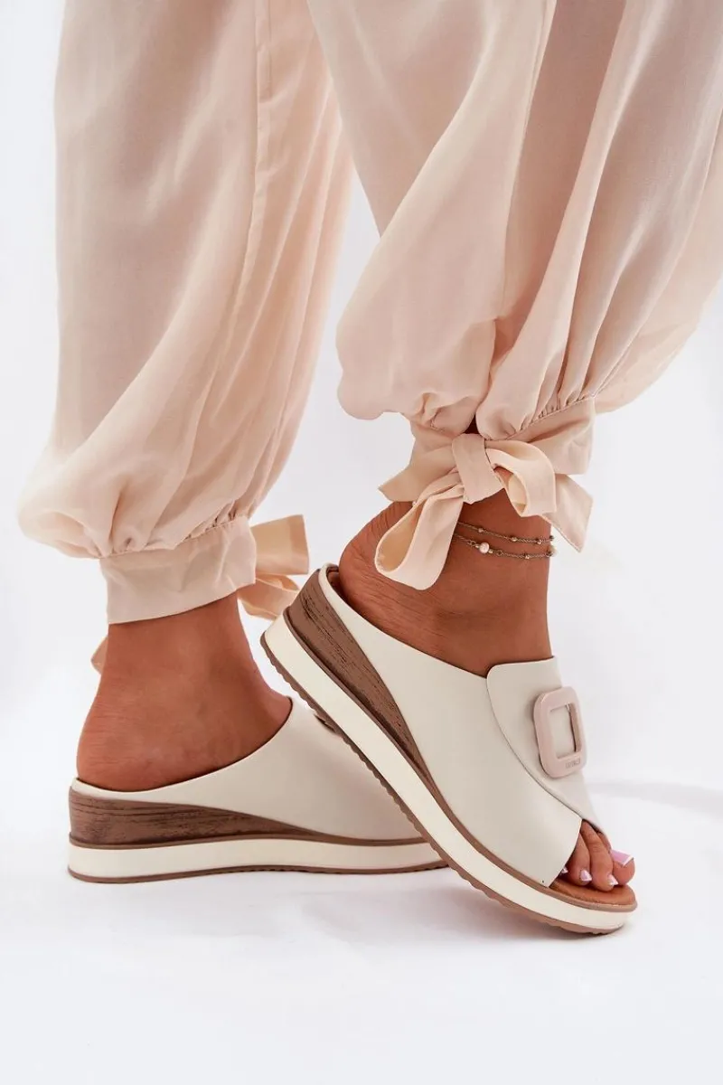 Hot Klapki Damskie Skórzane Na Koturnie 56C2145 Jasnobeżowe Damskie Klapki Na Koturnie|Klapki Damskie Klasyczne