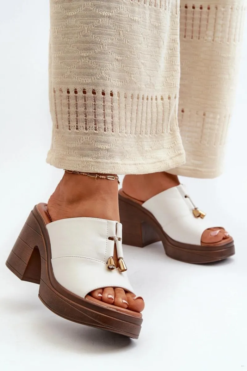 Clearance Buty damskie Vinceza Klapki Damskie Z Eko Skóry Na Platformie I Klocku Białe Dafira