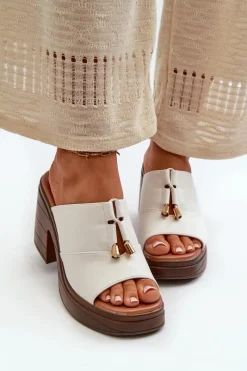 Clearance Buty damskie Vinceza Klapki Damskie Z Eko Skóry Na Platformie I Klocku Białe Dafira