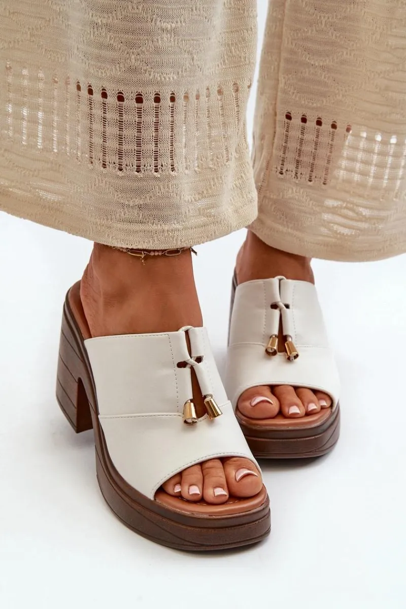 Clearance Buty damskie Vinceza Klapki Damskie Z Eko Skóry Na Platformie I Klocku Białe Dafira