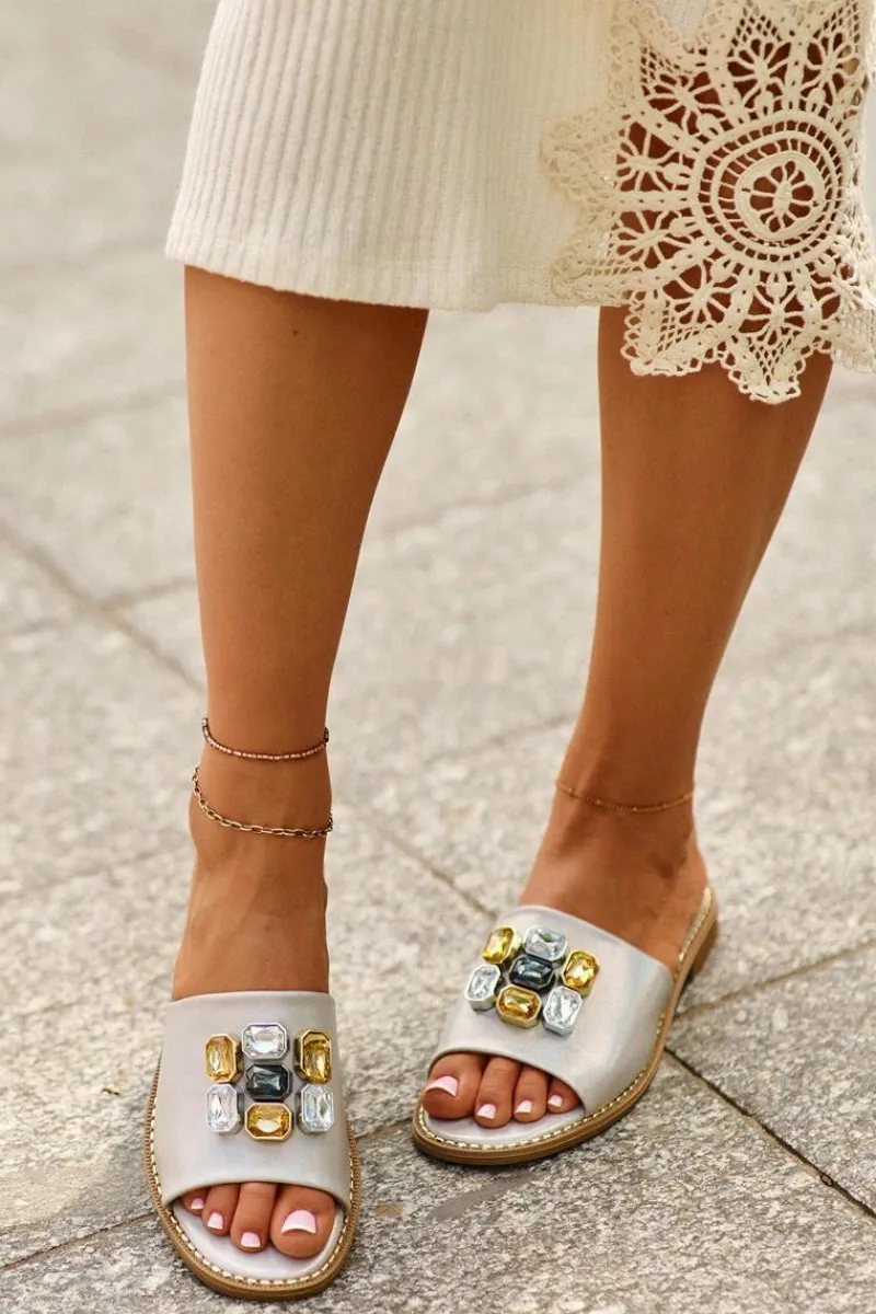 Outlet Klapki Damskie Z Ozdobami S.Barski KV27-031 Beżowe Damskie Klapki Damskie Klasyczne