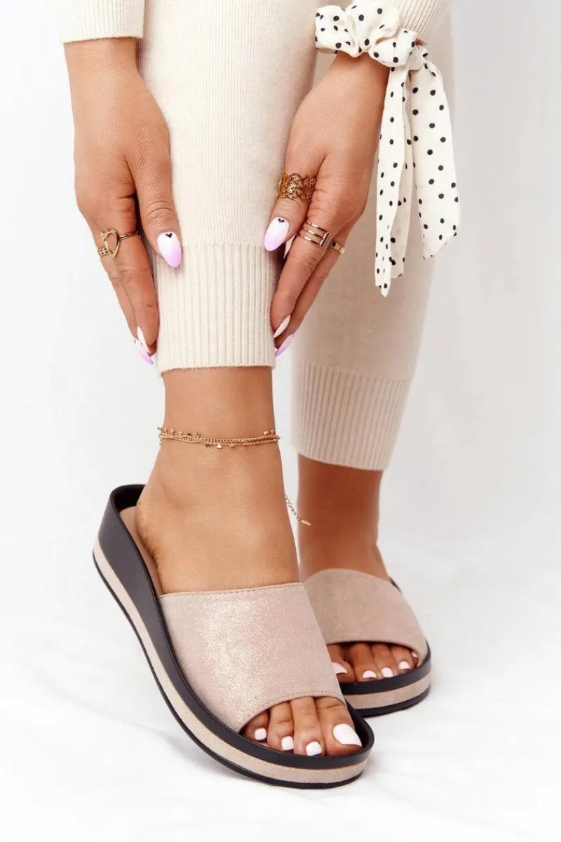 Klapki Na Koturnie|Klapki Na Obcasie>Buty damskie Vinceza Klapki Na Koturnie Vinceza 21-17113 Beżowo-Złote