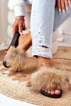 Outlet Klapki z Naturalnym Futerkiem Beżowe Elsa Damskie Klapki Z Futerkiem|Klapki Damskie Klasyczne