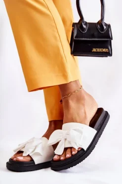 Outlet Boto Klasyczne Damskie Klapki Skórzane Z Kokardą Białe Dessy