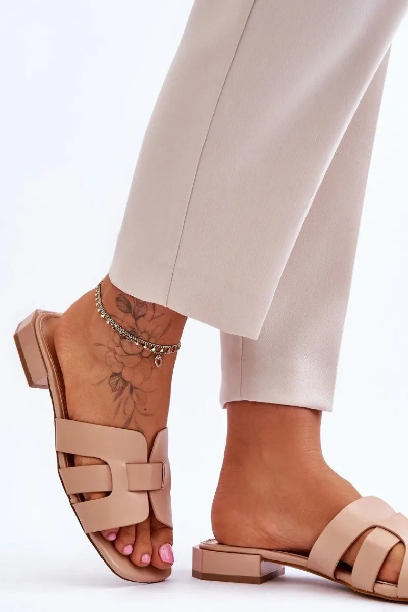 Sale Klasyczne Skórzane Klapki Damskie Beżowe Fendy Damskie Klapki Damskie Klasyczne