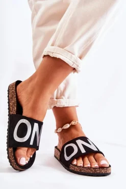 Klapki Damskie Klasyczne>Evento Klasyczne Wsuwane Klapki Z Napisem Czarno-Srebrne Bahari