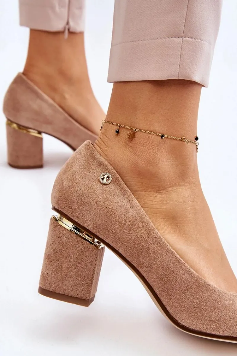 Hot Klasyczne Zamszowe Czółenka Na Obcasie Z Ozdobą Beżowe Derren Damskie Czółenka Zamszowe|Czółenka Na Słupku