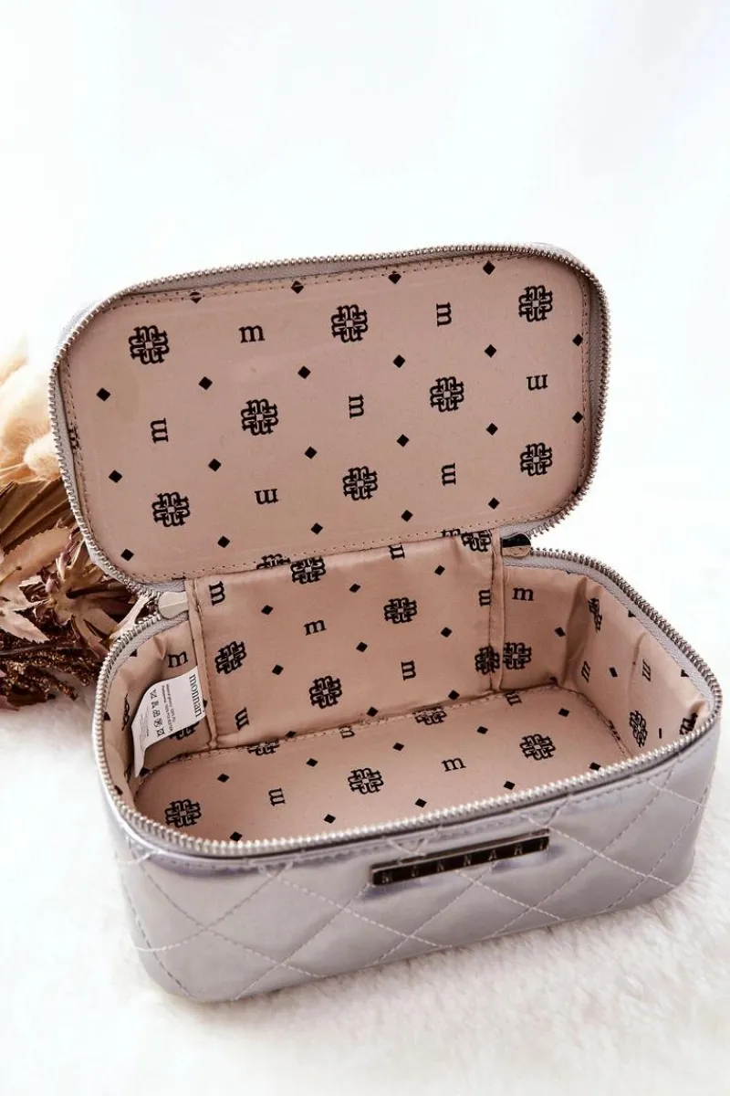 Best Kosmetyczka Pikowana CSM0030-022 Srebrna Damskie Kosmetyczki Damskie