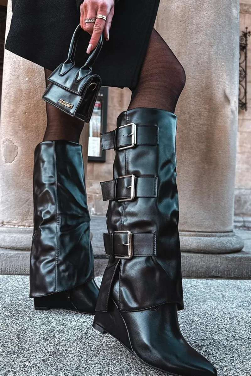 Kozaki Ocieplane|Kozaki Na Koturnie>Boto Kozaki Damskie Na Koturnie Z Wywiniętą Cholewką I Srebrnymi Klamrami Czarne Sarisse