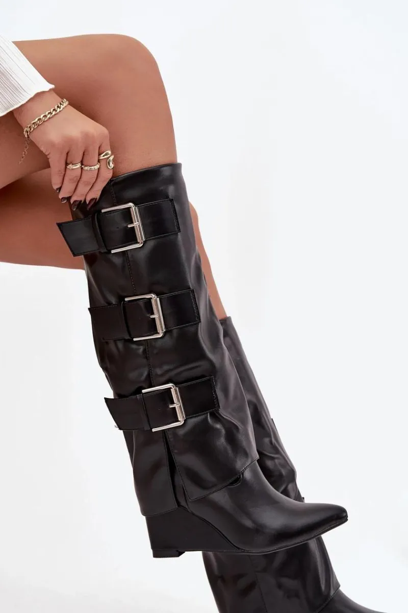 Kozaki Ocieplane|Kozaki Na Koturnie>Boto Kozaki Damskie Na Koturnie Z Wywiniętą Cholewką I Srebrnymi Klamrami Czarne Sarisse