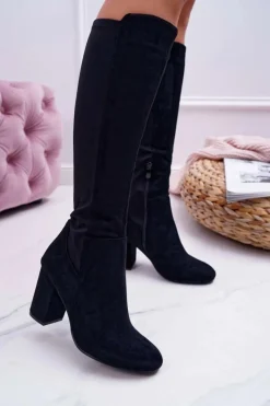 Kozaki Na Obcasie|Kozaki Zamszowe></noscript>Boto Kozaki Damskie Na Słupku Zamszowe z Lycrą Czarne Machine