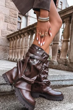 Hot Kozaki Damskie Z Wywiniętą Cholewką Do Połowy Łydki Z Paskiem Czekoladowe Darisa Damskie Kozaki Z Wywiniętą Cholewką|Kozaki Płaskie