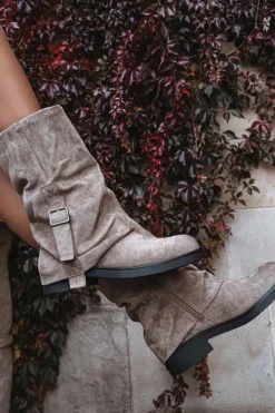 Kozaki Z Wywiniętą Cholewką|Kozaki Płaskie><noscript><img width=