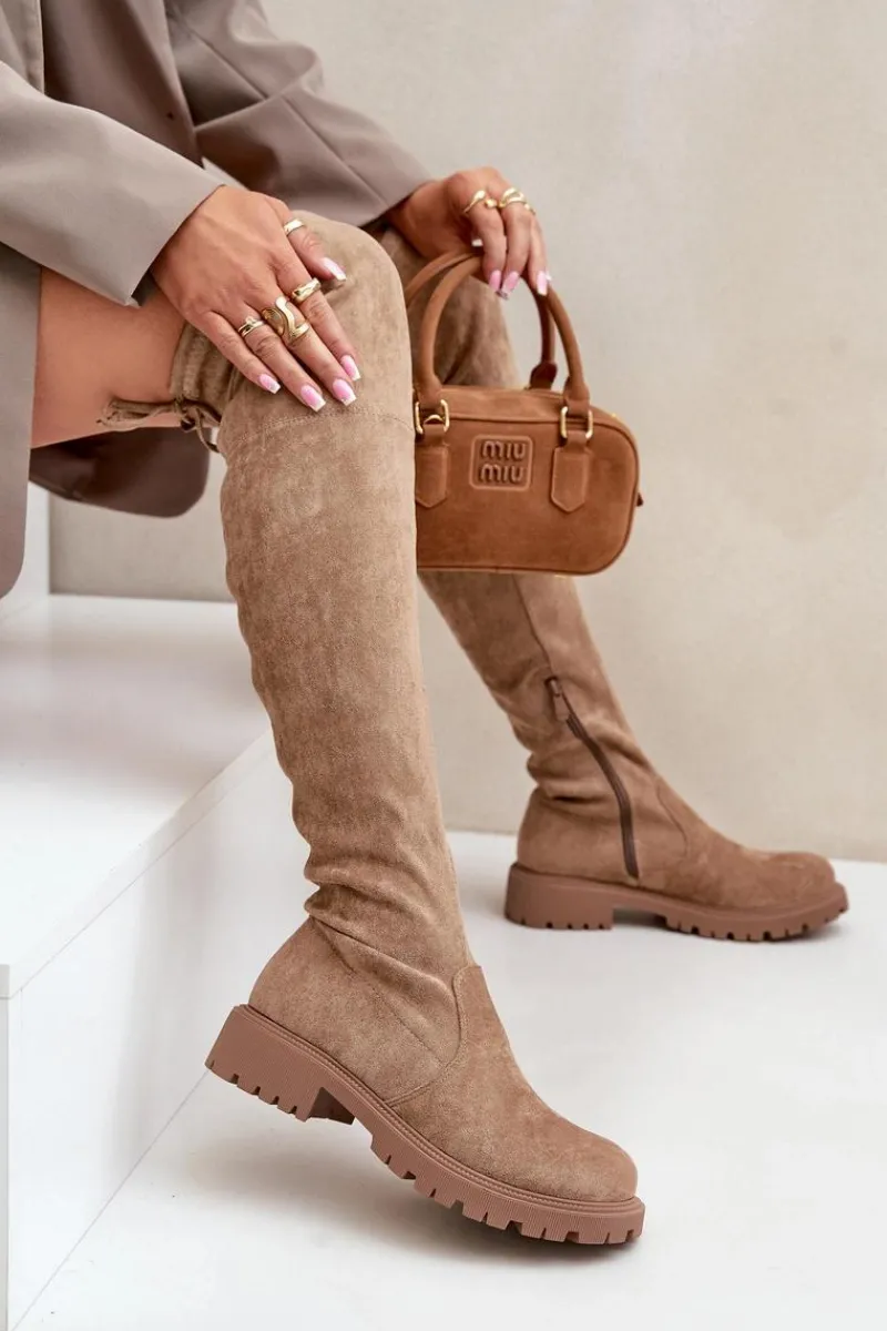 Online Boto Kozaki Za Kolano Na Płaskim Obcasie Z Eko Zamszu Beżowe Arkelia Beżowy