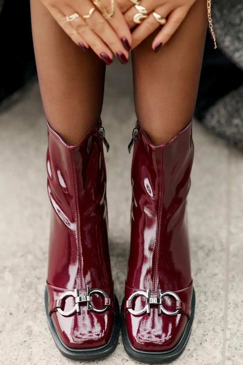 Outlet Lakierowane Botki Na Słupku Ocieplane Z Ozdobą D&A MR880-021 Bordowe Damskie Botki Na Obcasie