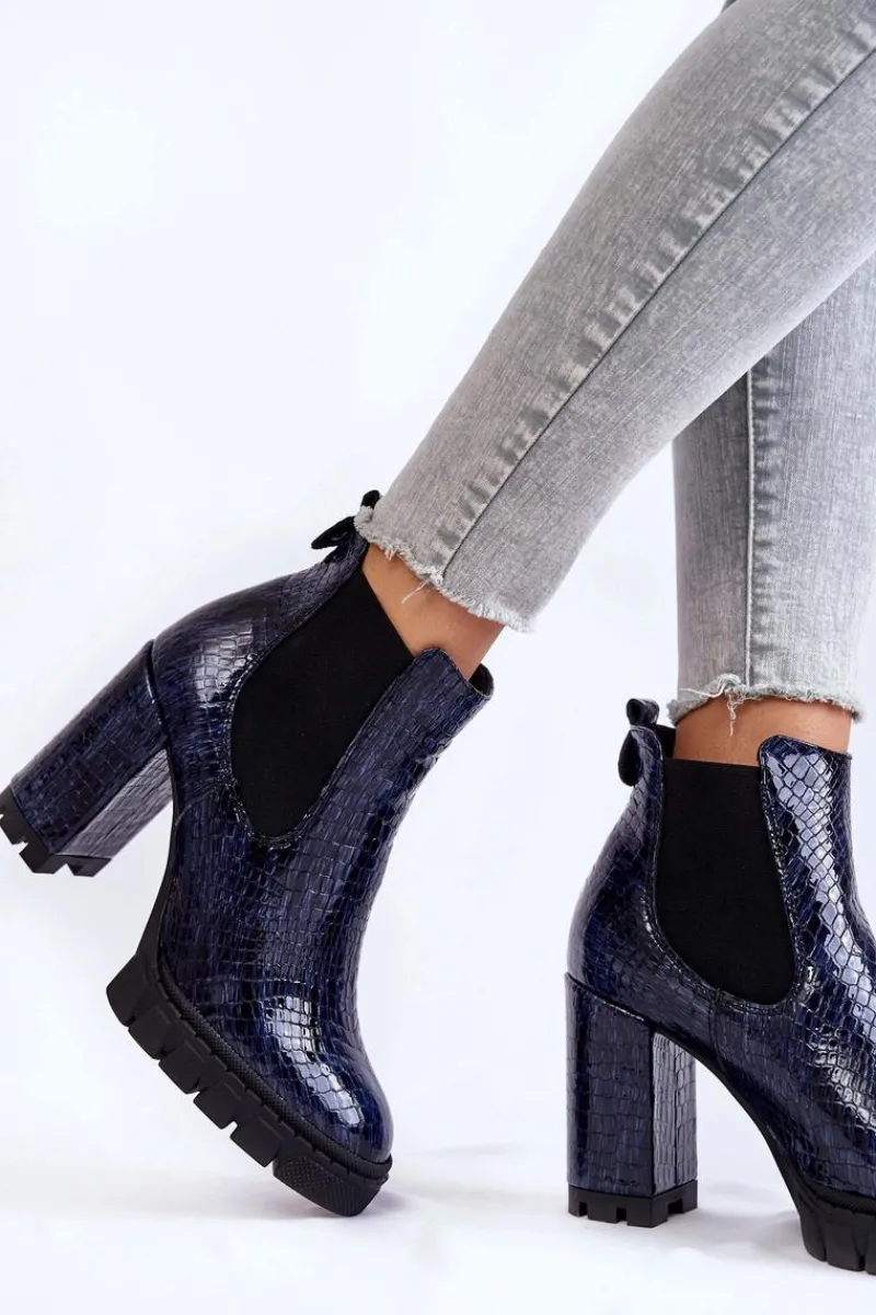 Outlet Boto Lakierowane Botki Wężowy Wzór Na Słupku Granatowe Eldey