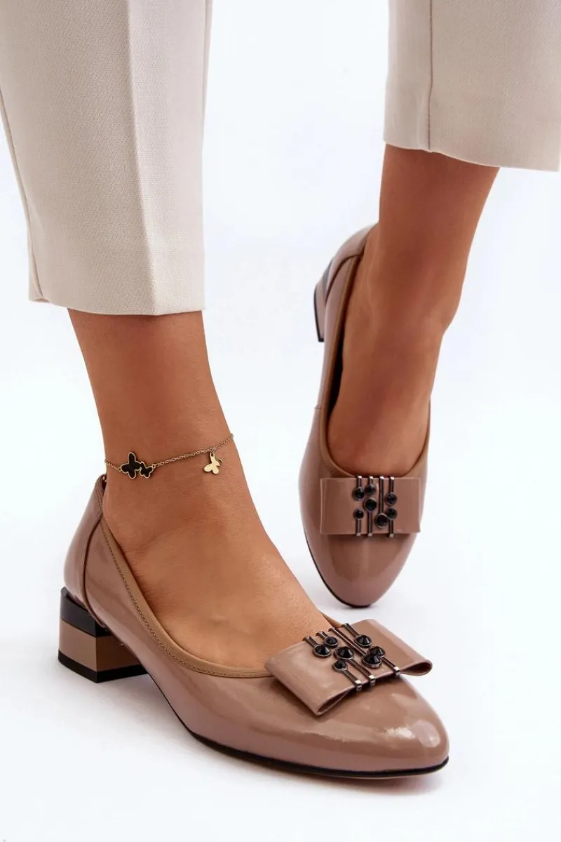 Discount Buty damskie Vinceza Lakierowane Czółenka Na Klocku Beżowe Ilvanna