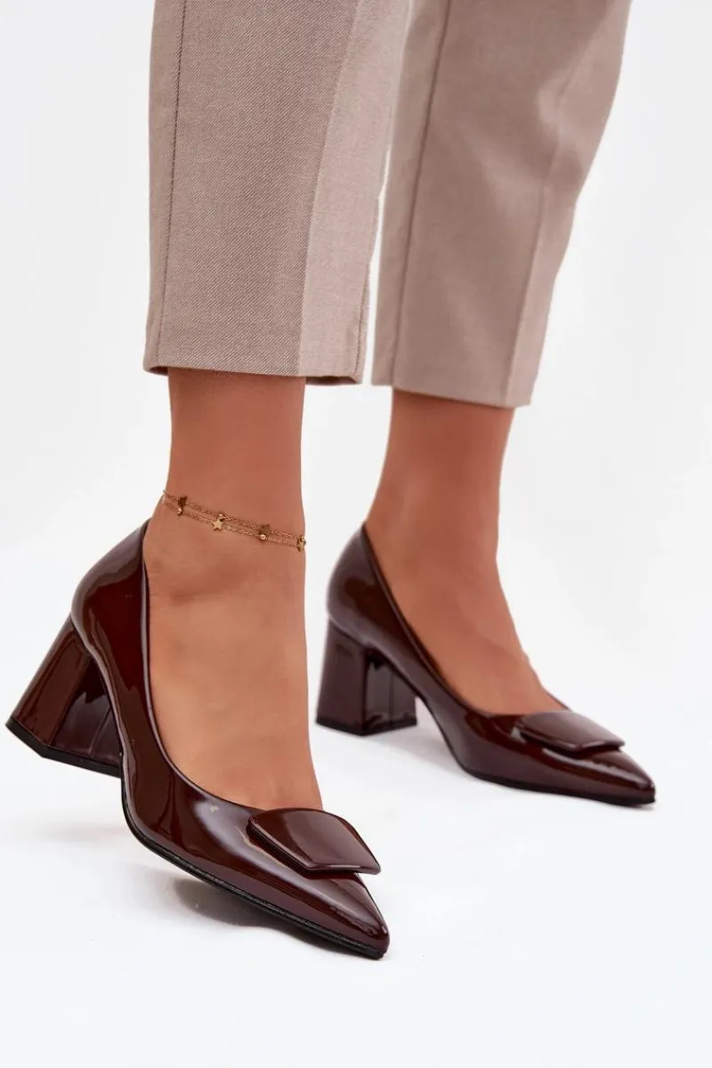 Sale Boto Lakierowane Czółenka Na Słupku Z Ozdobą Czekoladowe Isoline Brązowy