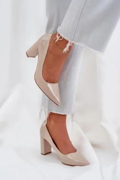 Czółenka Klasyczne>Boto Lakierowane Czółenka Na Słupkowym Obcasie Beżowe Kilanne Beżowy