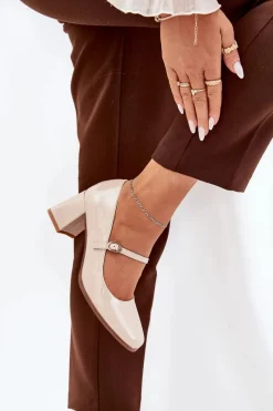 Czółenka Na Słupku|Czółenka Klasyczne>Boto Lakierowane Czółenka Na Słupku Z Paskiem I Sprzączką Beżowe Tammirea