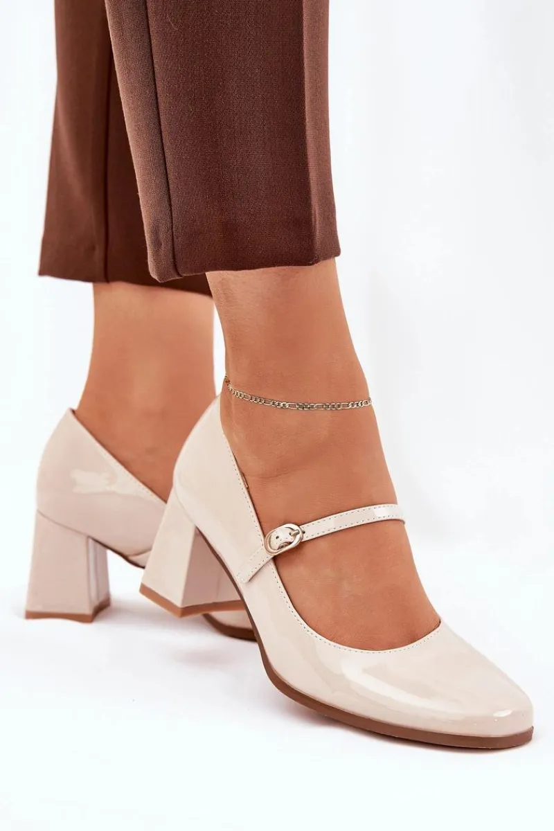 Czółenka Na Słupku|Czółenka Klasyczne>Boto Lakierowane Czółenka Na Słupku Z Paskiem I Sprzączką Beżowe Tammirea