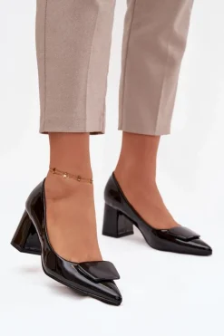 Sale Boto Lakierowane Czółenka Na Słupku Z Ozdobą Czarne Isoline Czarny