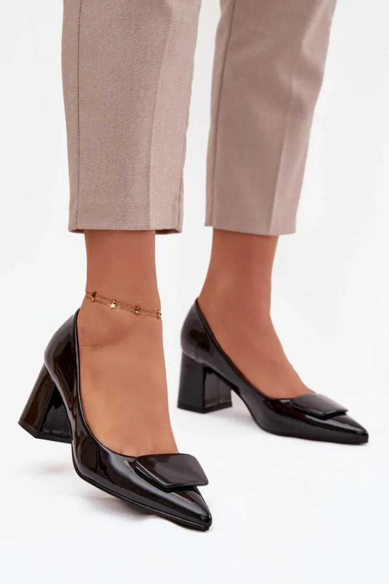 Sale Boto Lakierowane Czółenka Na Słupku Z Ozdobą Czarne Isoline Czarny