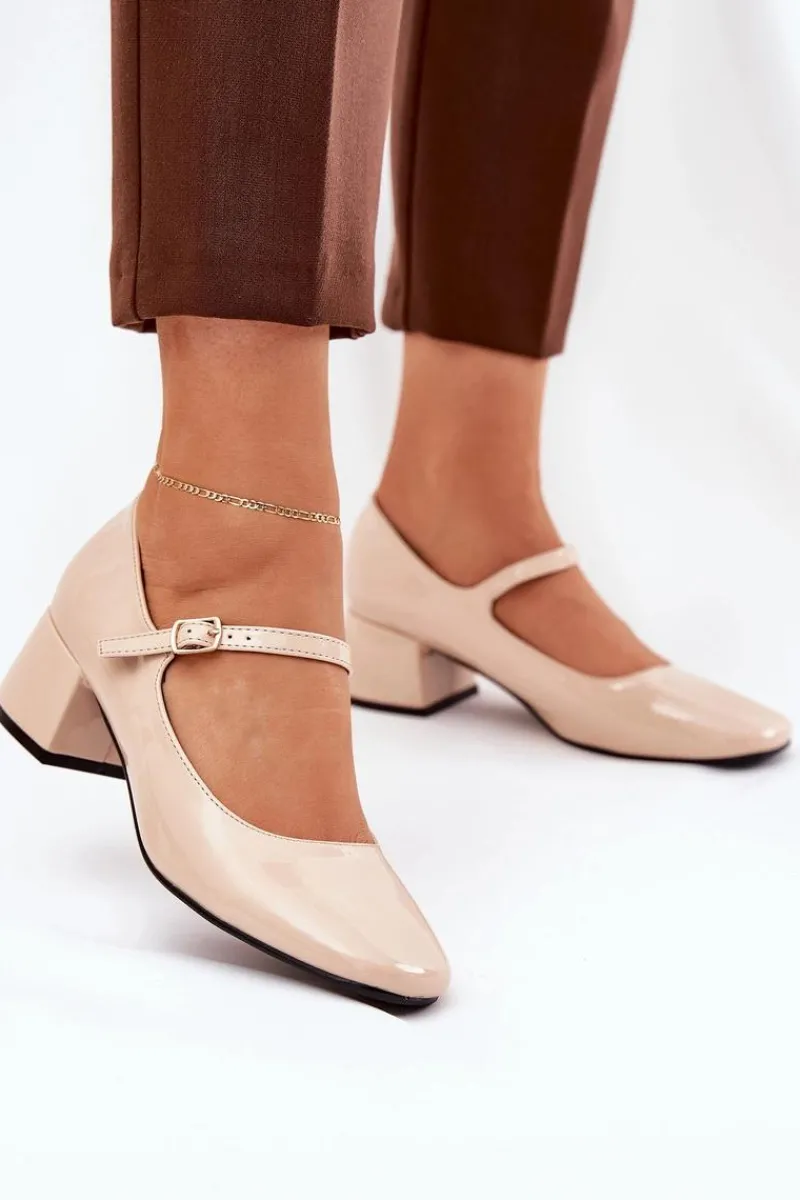Hot Boto Lakierowane Czółenka Z Paskiem I Sprzączką Beżowe Savilae